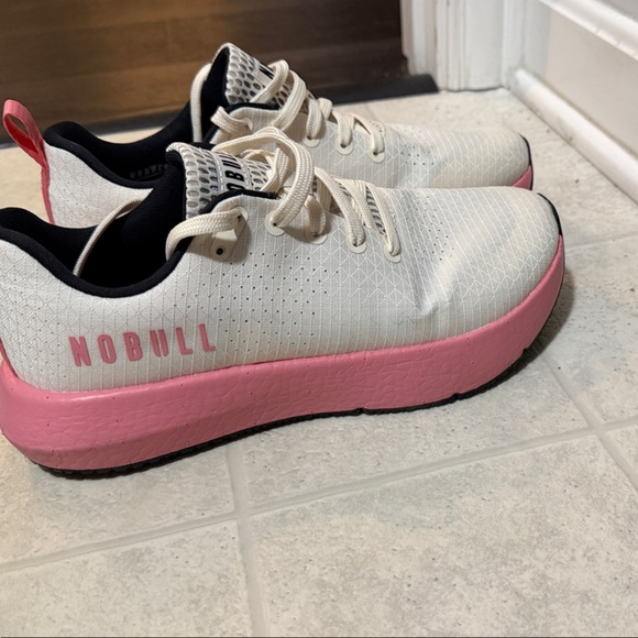 NOBULL Shoes - NOBULL Women's Drive RipStop Trainer - Cream Upper with Pink Midsole size 8